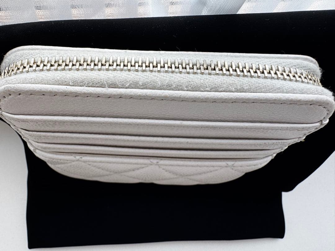 CHANEL シャネル　財布　キャビアスキン　ケース　ホワイト