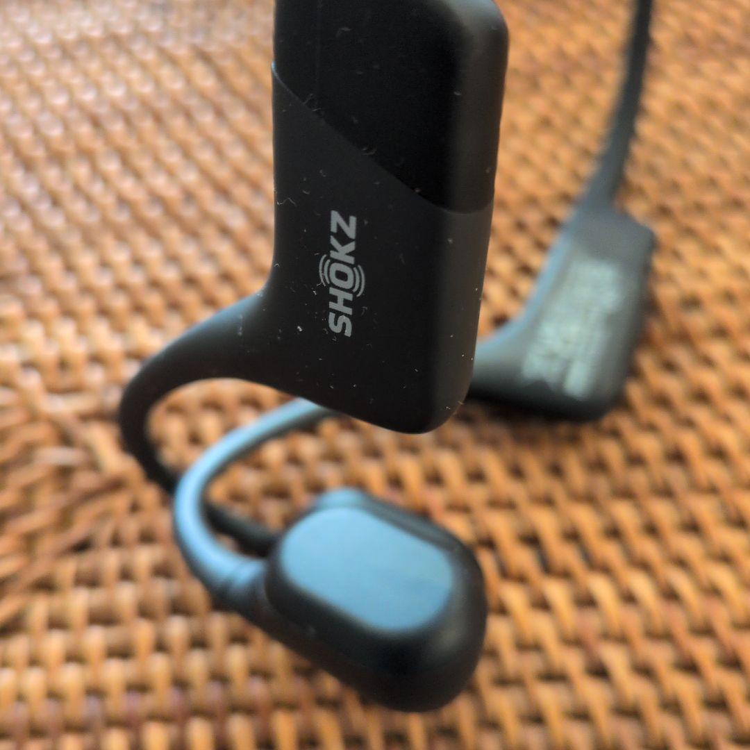 【新品同様・保証付き】SHOKZ OPENRUN Mini 骨伝導イヤホン