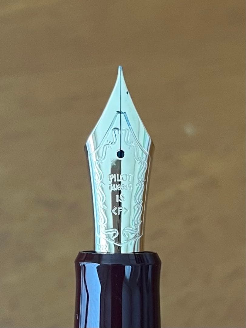 パイロット　万年筆　カスタム743 ディープレッド　字幅:細字(F)