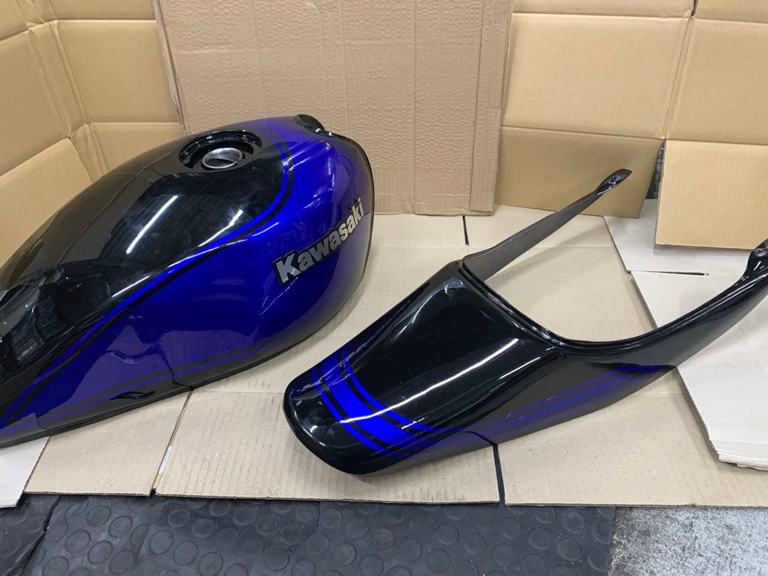 ゼファーx 社外外装 実働車外し 格安出品 タンク リアフェンダーセット