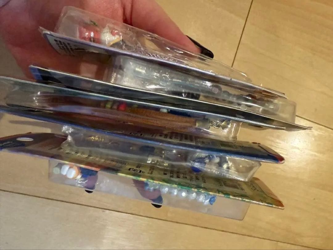 ご当地キティ 根付け ストラップ　キーホルダーまとめ売り　90個以上