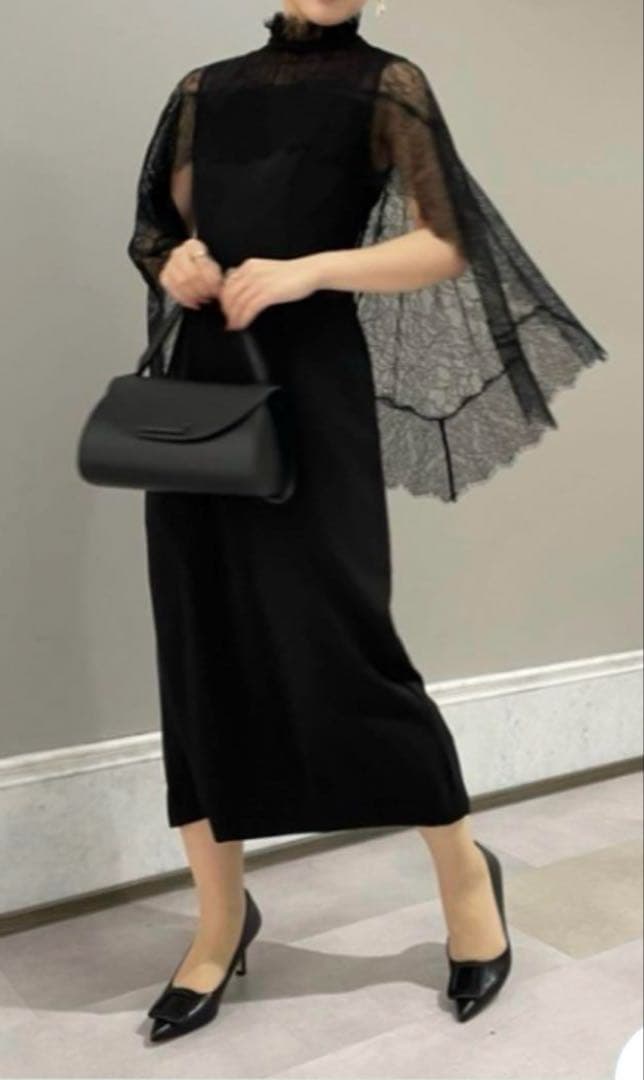 ブラック レースケープ ドレス　セルフォード