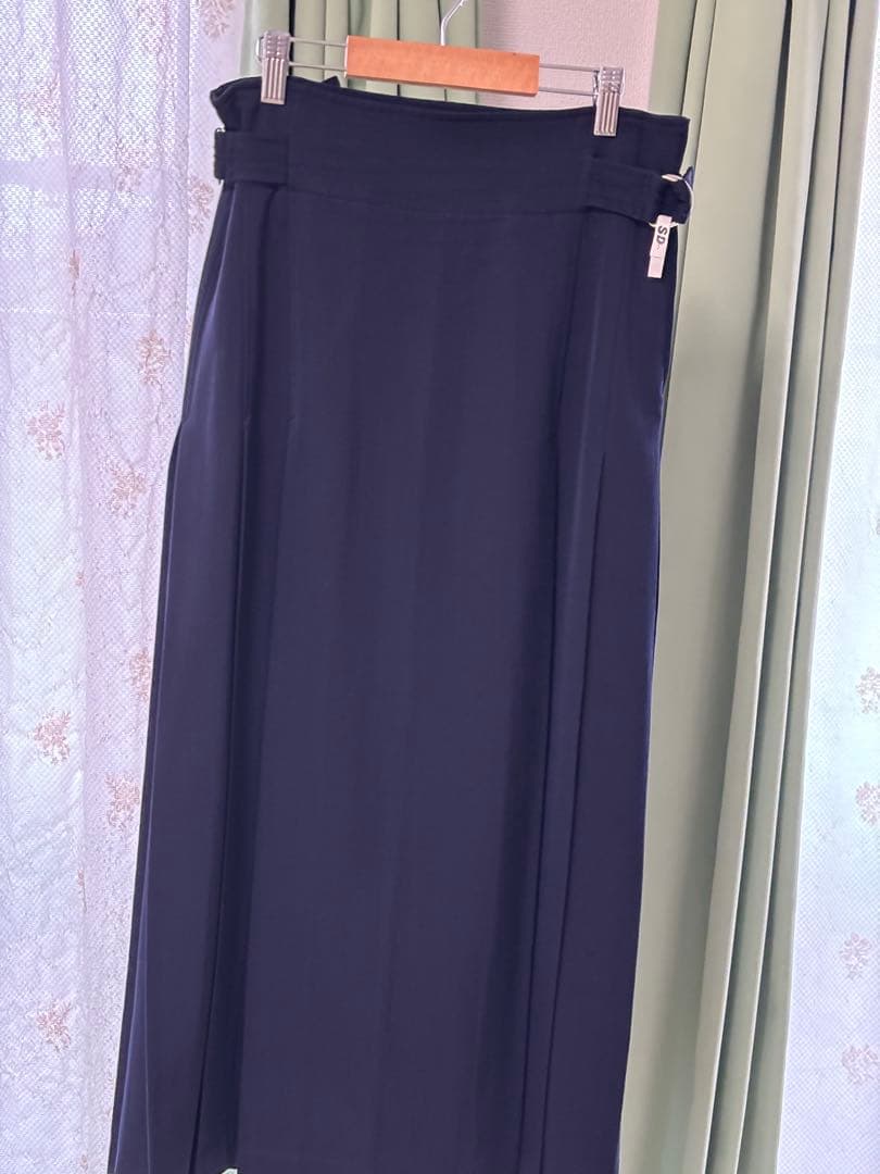 COMME des ネイビー プリーツスカート ベルト付きロング丈