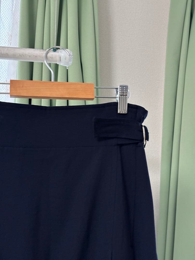 COMME des ネイビー プリーツスカート ベルト付きロング丈