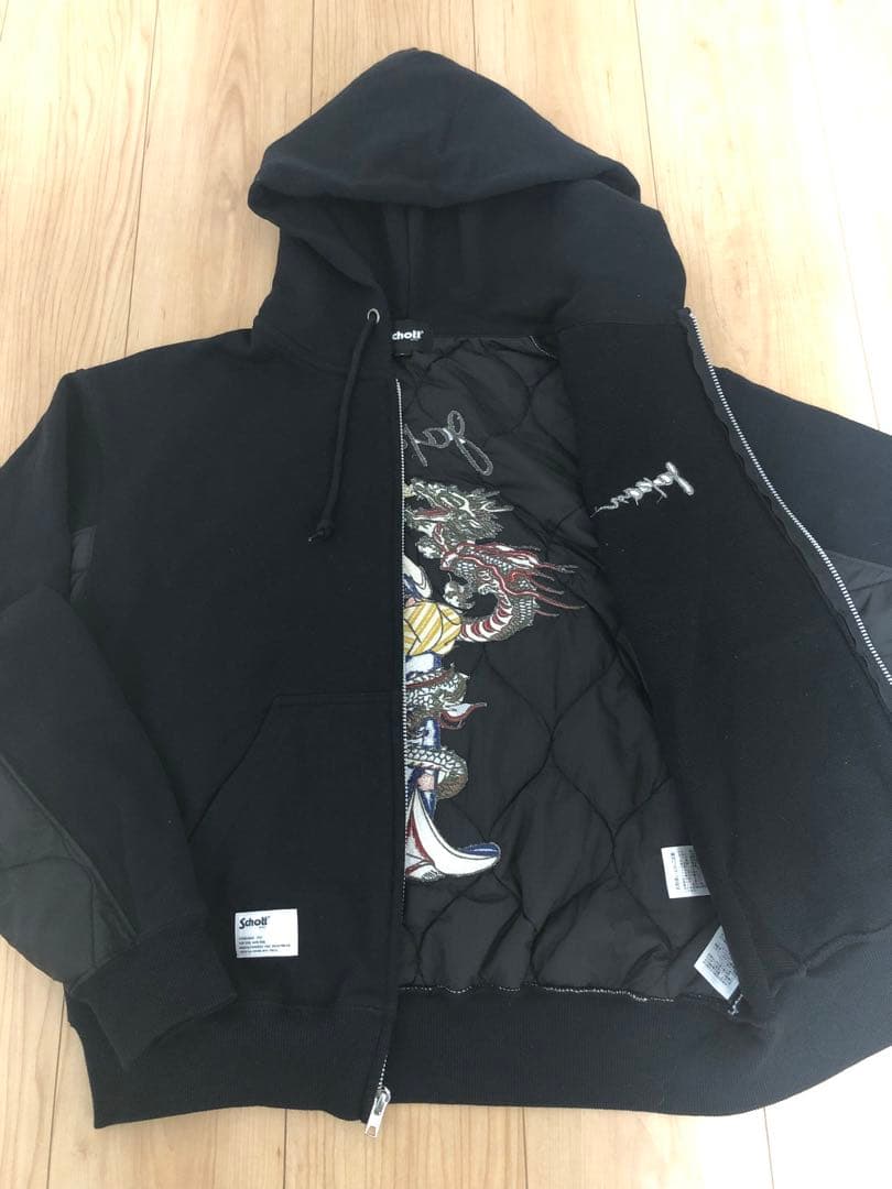 Schott（ショット）レディ ウィズ ドラゴン キルティング コンビ パーカー