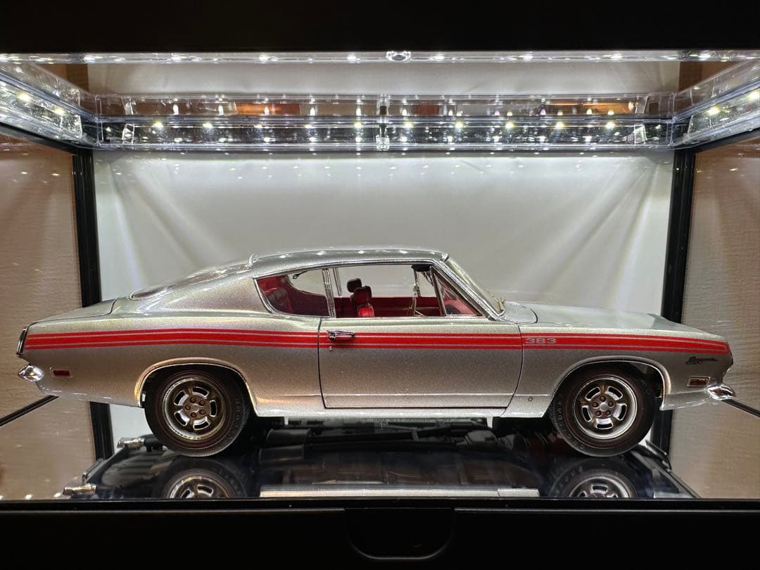 1969 Plymouth Barracuda 1/18シルバー　稀少品