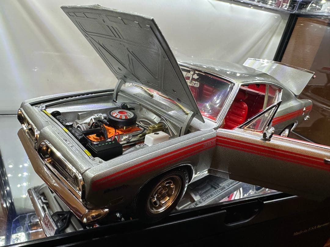 1969 Plymouth Barracuda 1/18シルバー　稀少品