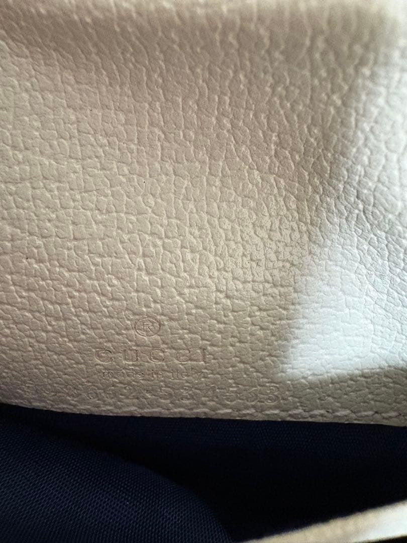 GUCCI GGロゴ 二つ折り財布 アイボリー