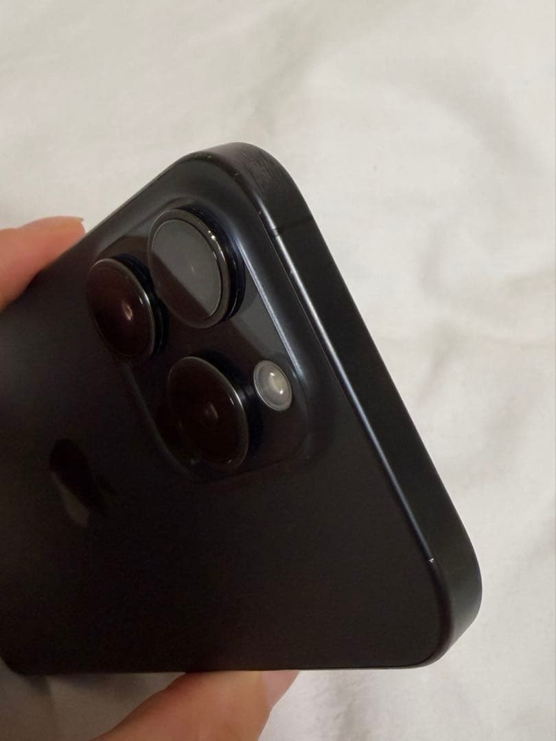 iPhone 15 Pro 本体