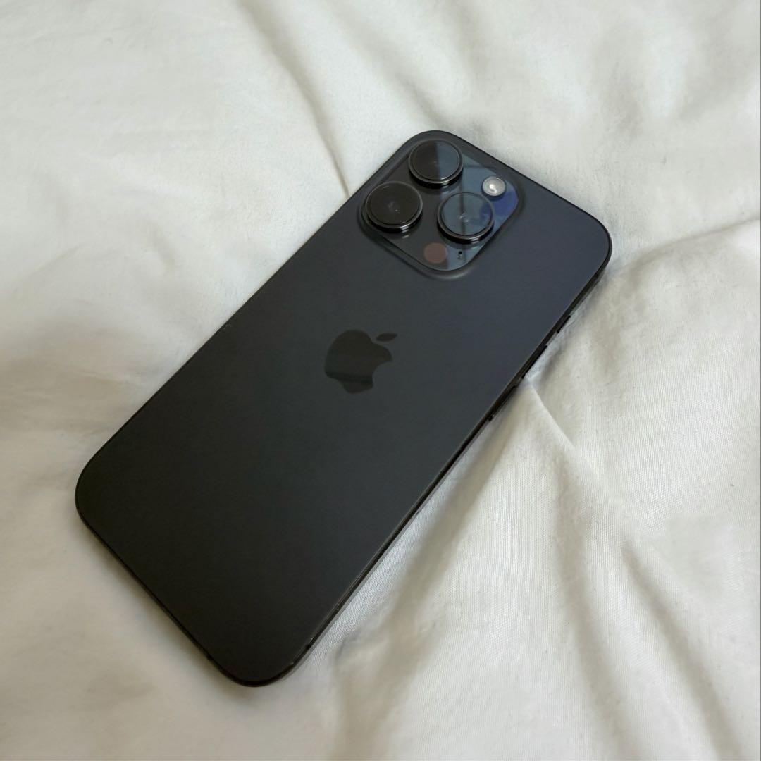 iPhone 15 Pro 本体