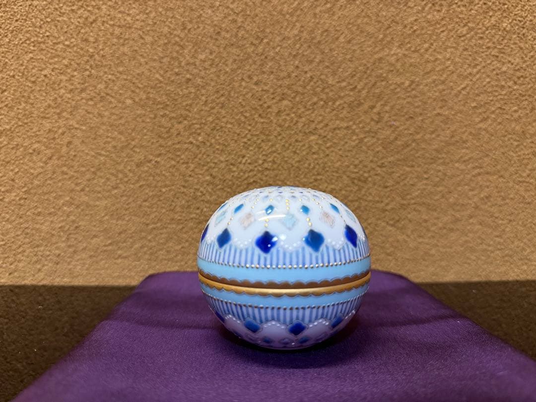 九谷焼　早助千晴　つばめ　蓋物　共箱