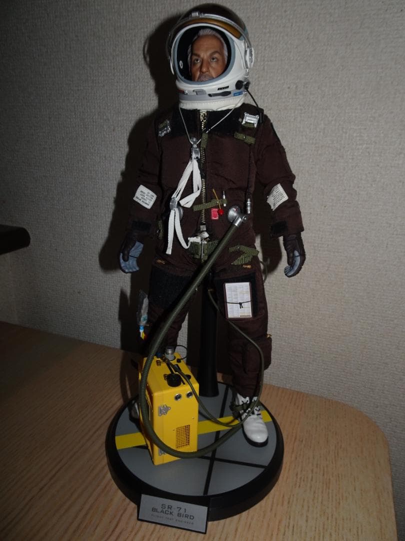 DAMTOYS SR-71 フライトテストエンジニア タイプ ホットトイズ