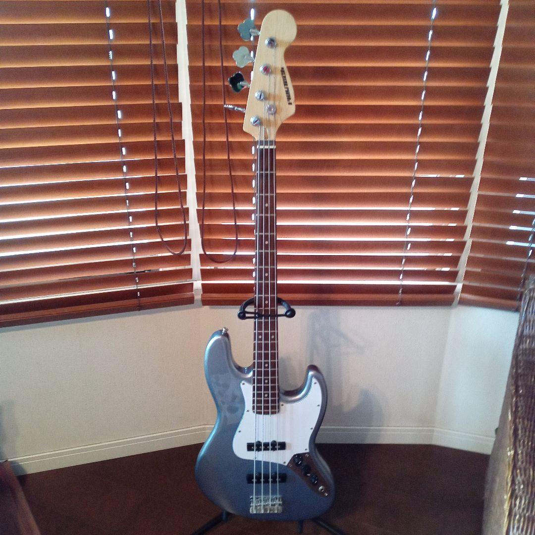 PLAYTECH グレー エレキベース