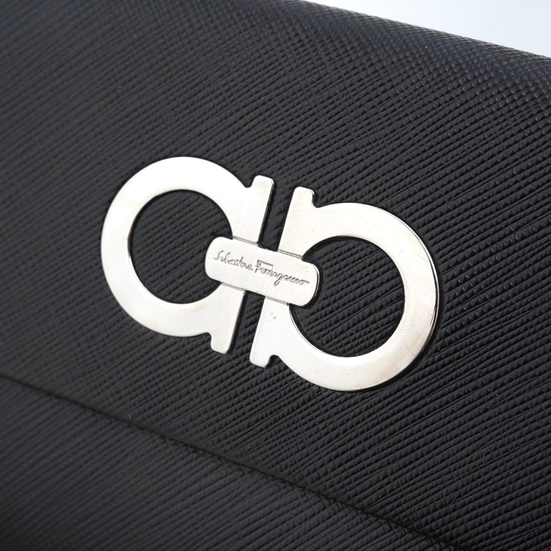 ✨未使用展示品・箱付き✨　Ferragamo 長財布　Wガンチーニ ガンチーニ