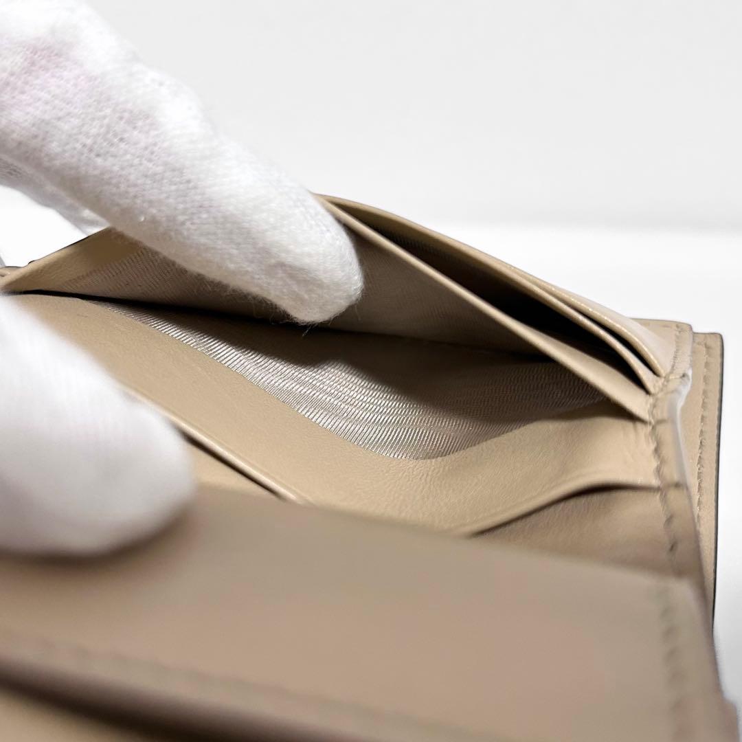 美品 MARNI マルニ 2つ折り財布 レザー ロゴ刺繍