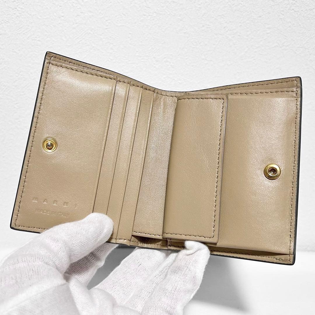美品 MARNI マルニ 2つ折り財布 レザー ロゴ刺繍