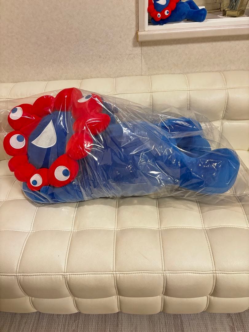 ミャクミャク１等ぬいぐるみ