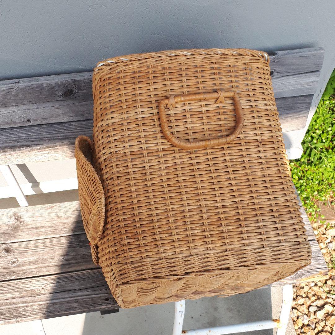 さとちゃん／ラタン 大きいかご 昭和レトロ 犬 籠 自然素材 バスケット