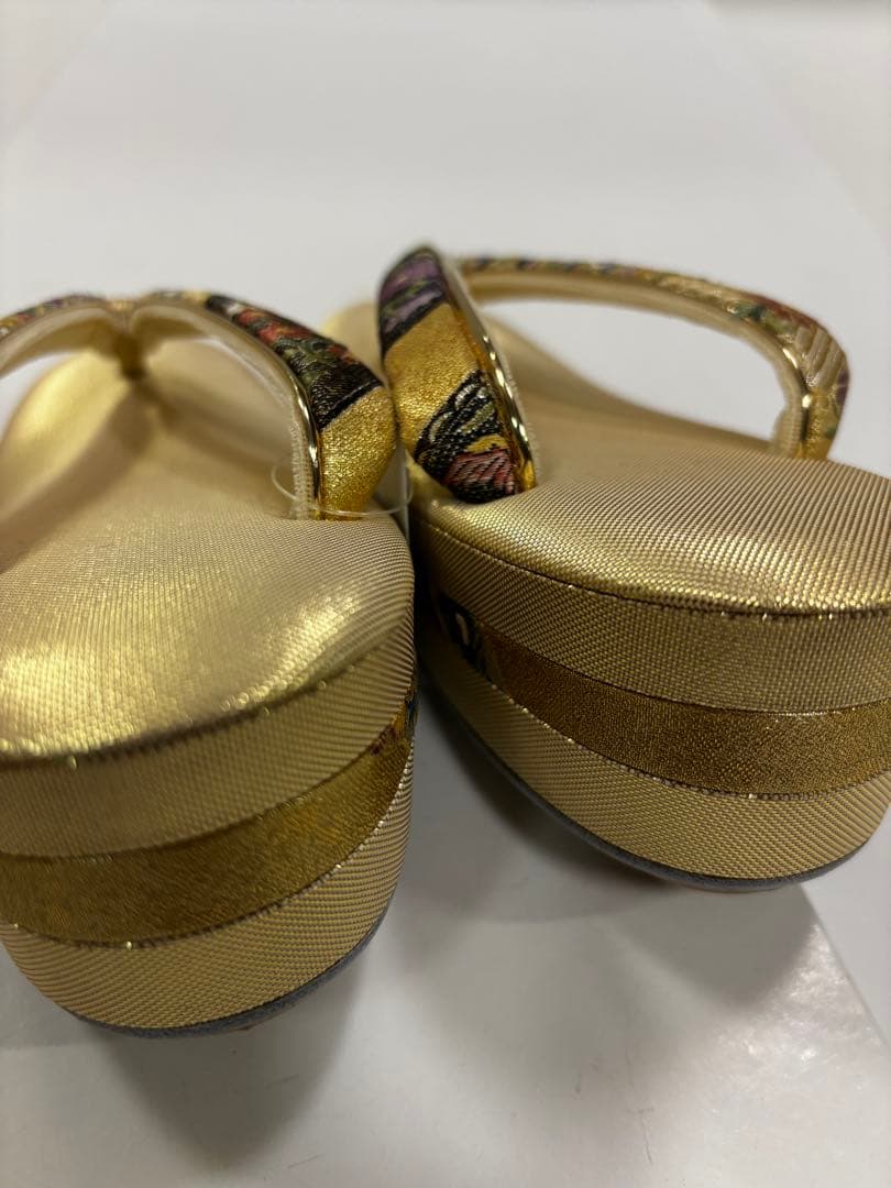 和装用草履バッグセット　金　正絹　正倉院模様　刺繍　多色使い　成人式　未使用品