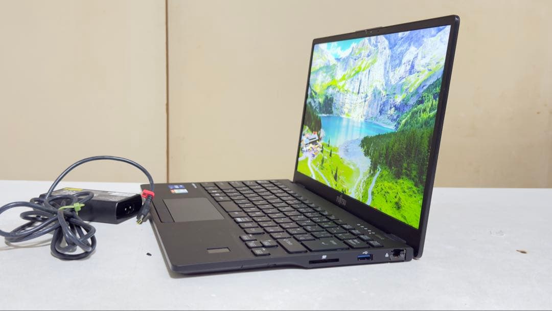 FUJITSU U9312/J i5 1245U メモリ 16GB 256GB