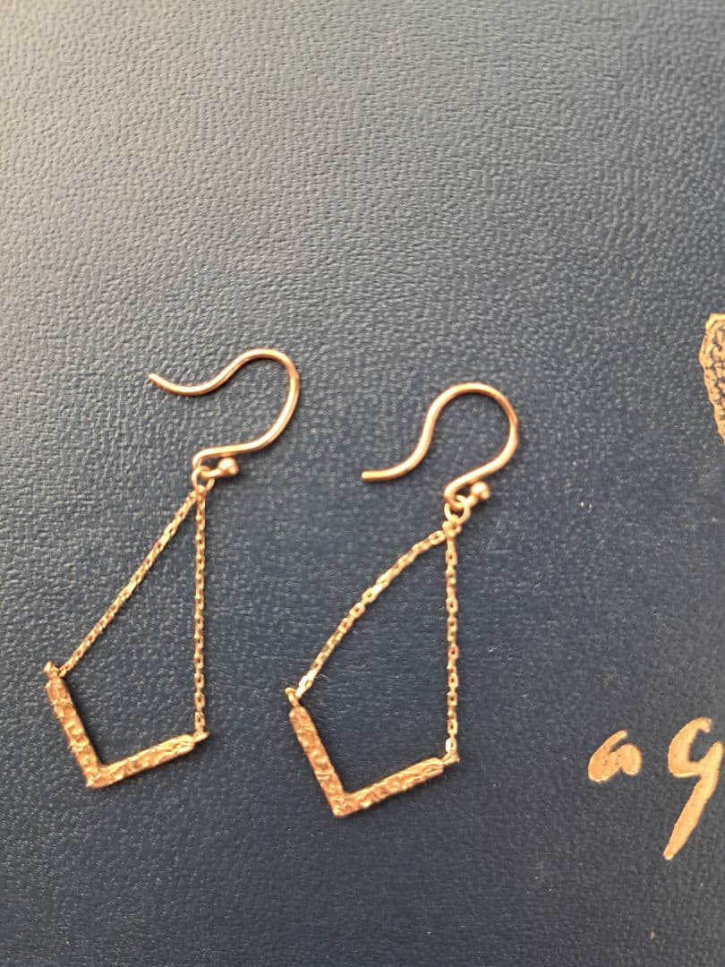 し*ま様 アガット　2014オータムコレクション　揺れるピアス