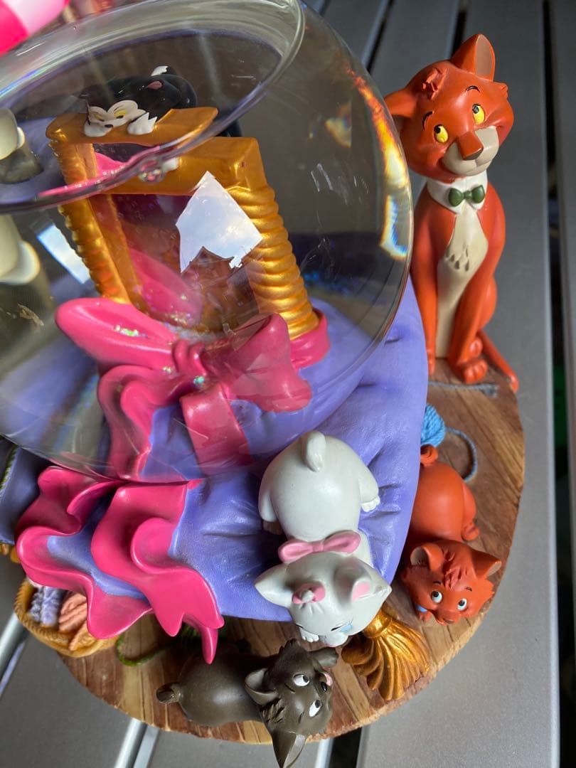 不思議の国のアリス チェシャ猫　スノードーム　オルゴール　フィギュア