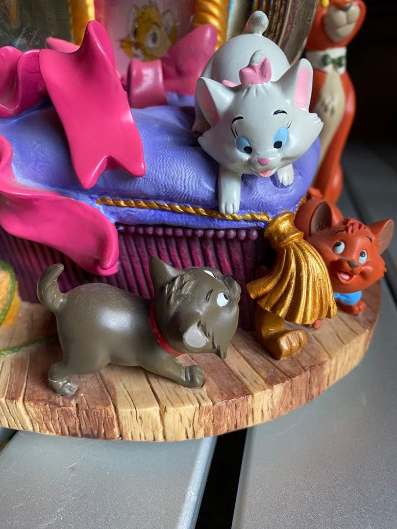 不思議の国のアリス チェシャ猫　スノードーム　オルゴール　フィギュア