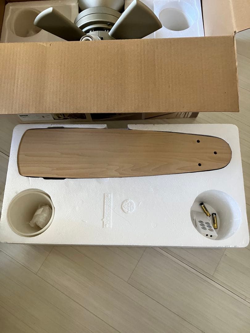 シルバーシーリングファン 木製羽根 5灯