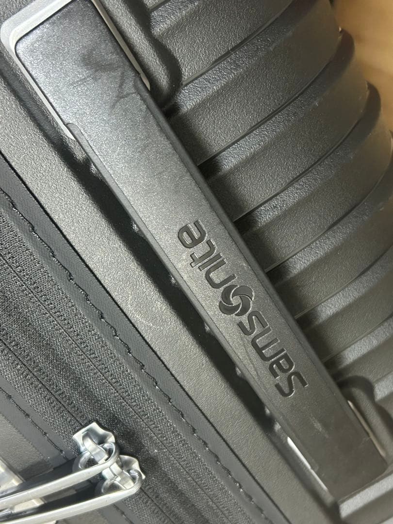 超軽量　サムソナイト　スーツケース アップスケープ　スピナー エキスパンダブル