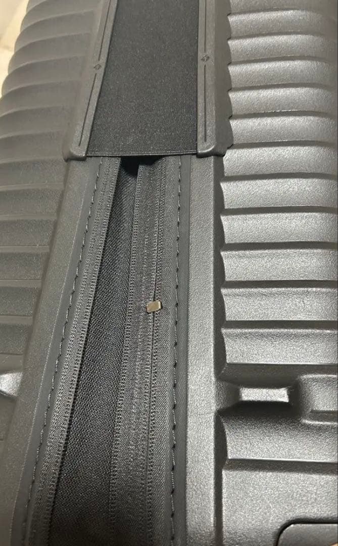 超軽量　サムソナイト　スーツケース アップスケープ　スピナー エキスパンダブル