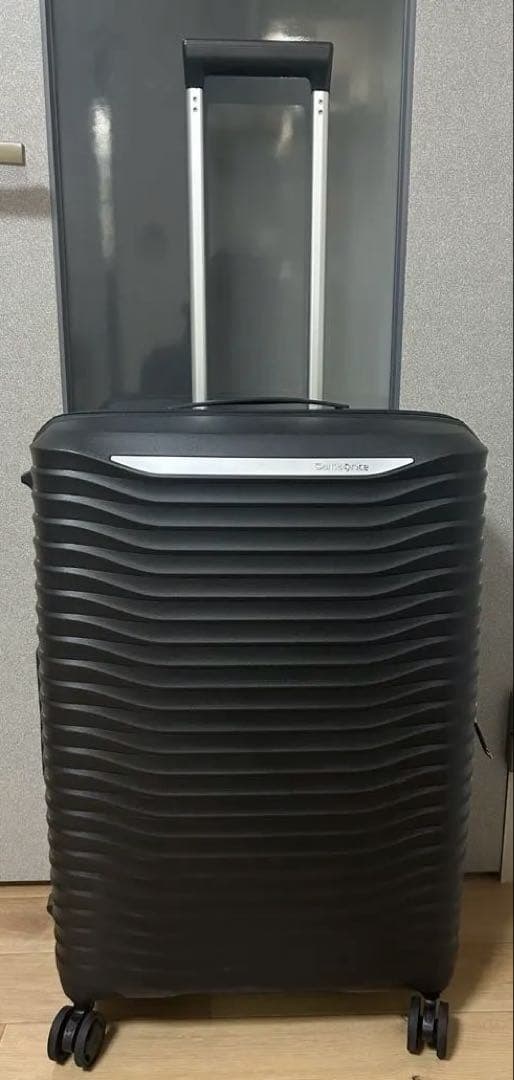 超軽量　サムソナイト　スーツケース アップスケープ　スピナー エキスパンダブル