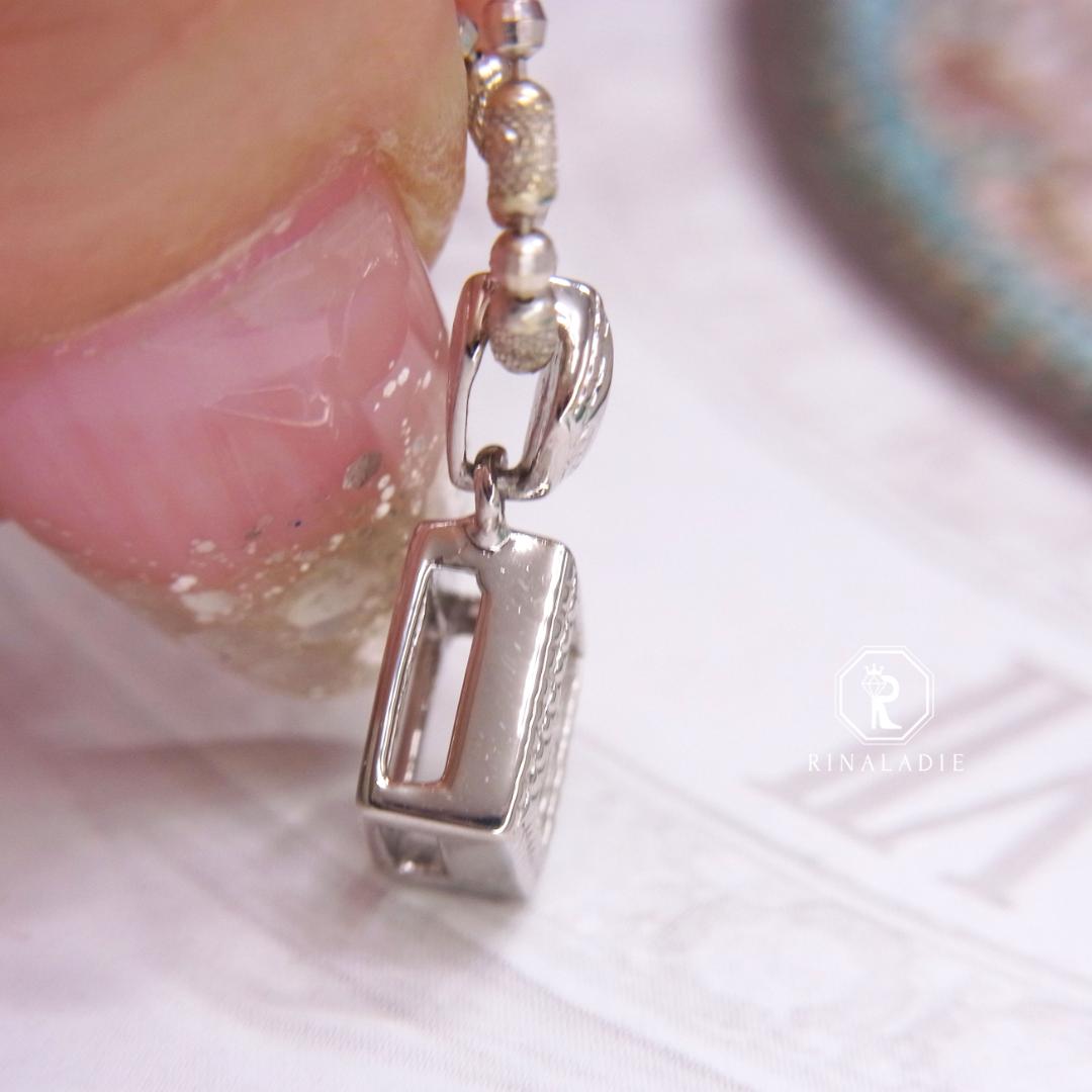 Pt900天然ダイヤモンド★プリンセスカットミステリーのミル打ちペンダントトップ