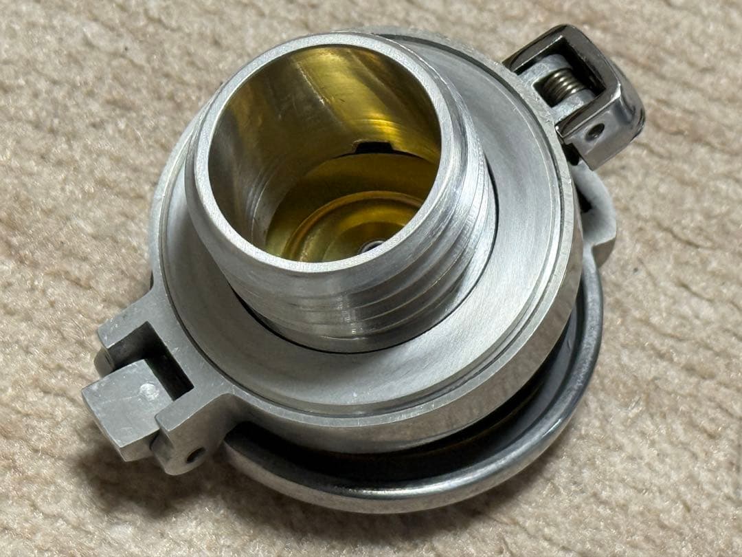 モートーン モンツァ タンクキャップ ブラッシュ