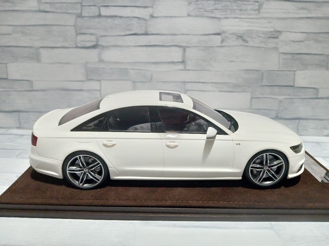 1/18 アウディS6 セダン　ミニカー　ホワイト　50台限定品