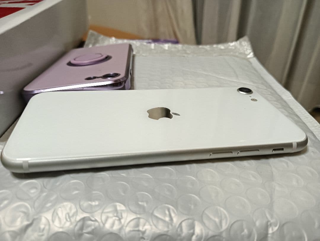 値下げ！超美品！SIMフリー100%バッテリー付iPhoneSE第2世代ホワイト