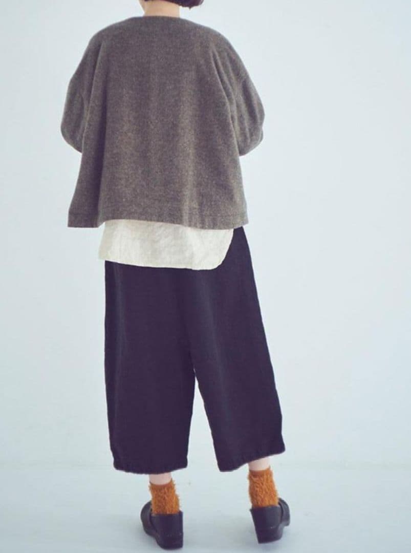 ツムグ ソリトリネン8分丈パンツ 黒 未使用品