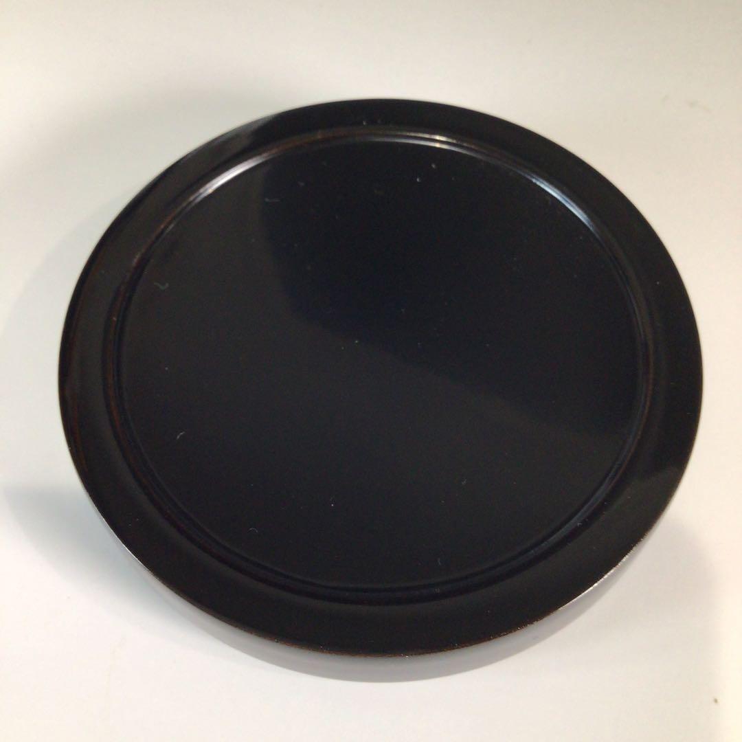 Ｐ６９１　香合　『道場宗廣作』『黒漆塗』『虫蒔絵』『丸香合』　共箱　茶道具