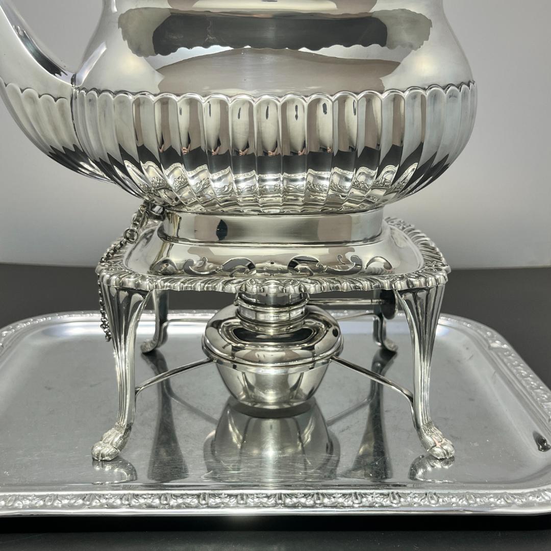 【英国】ビクトリアンのティーケトル 【シルバープレート】 バナー/スタンド