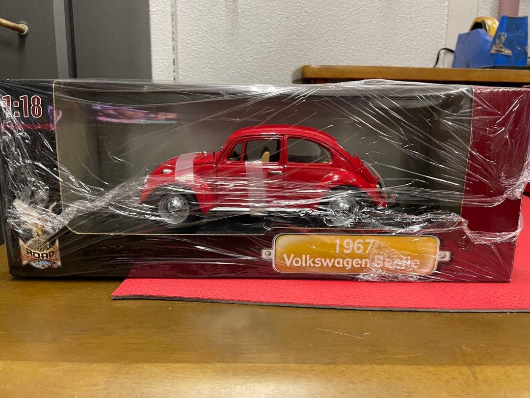 フォルクスワーゲン　ビートル　赤色