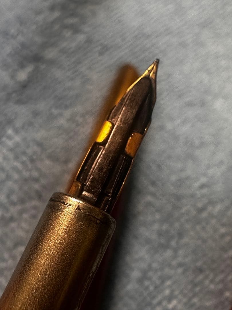 PILOT キャップレス 万年筆／14K 金ペン先／トヨタ刻印／ノック式 日本製