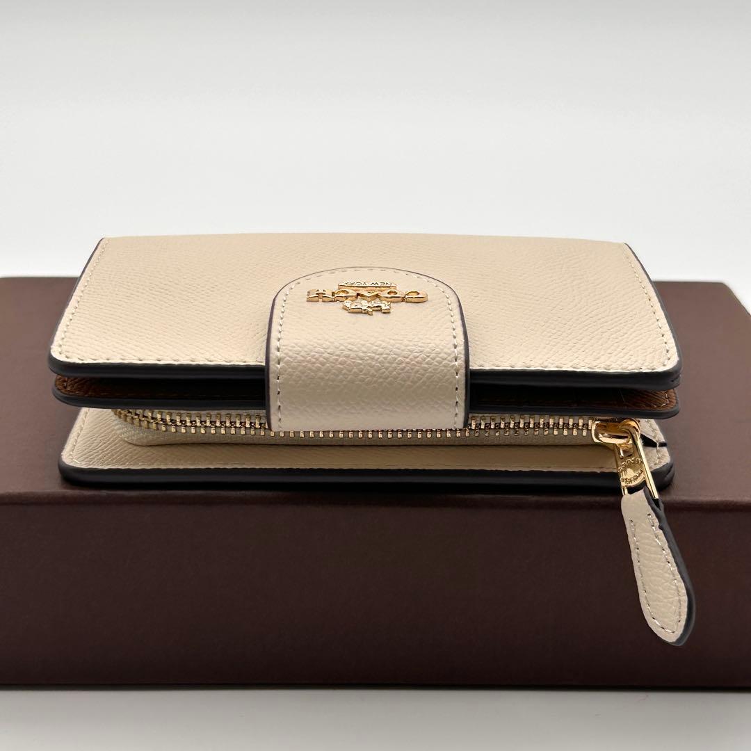 ✨極美品✨ COACH コーチ 二つ折り財布 ホワイト ブラウン【未使用級】