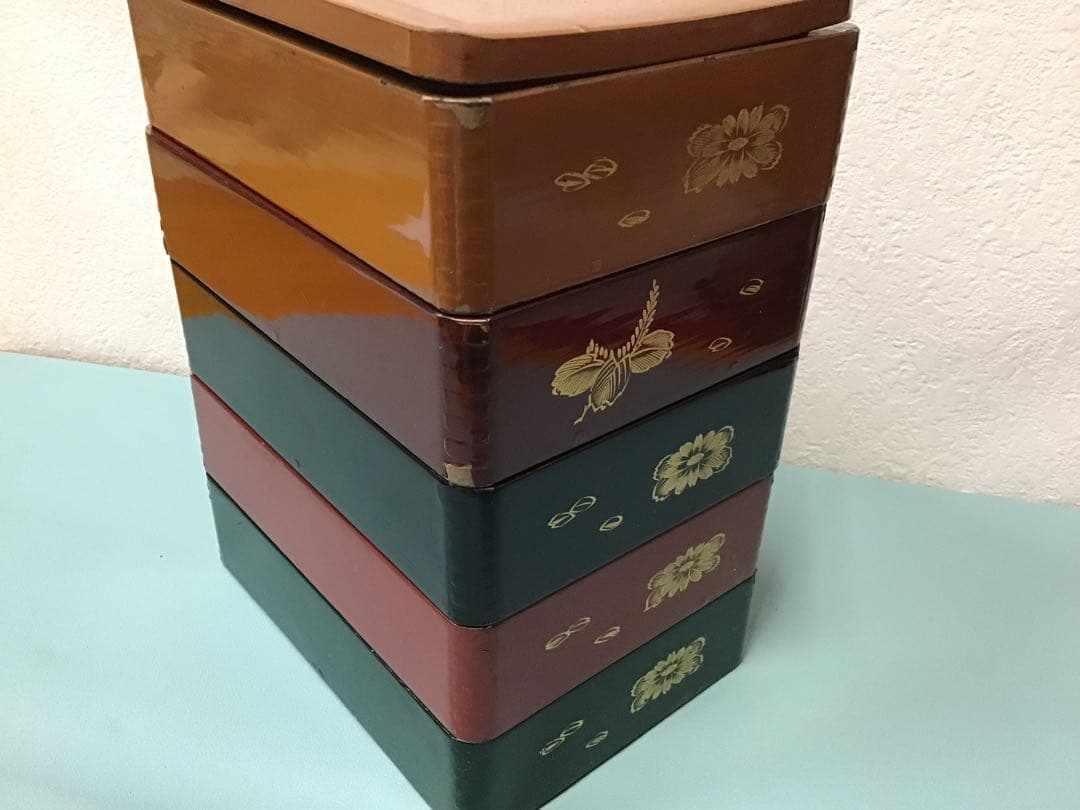 漆器　重箱　金色花模様　本漆　木製　重箱3点セット　木箱付き