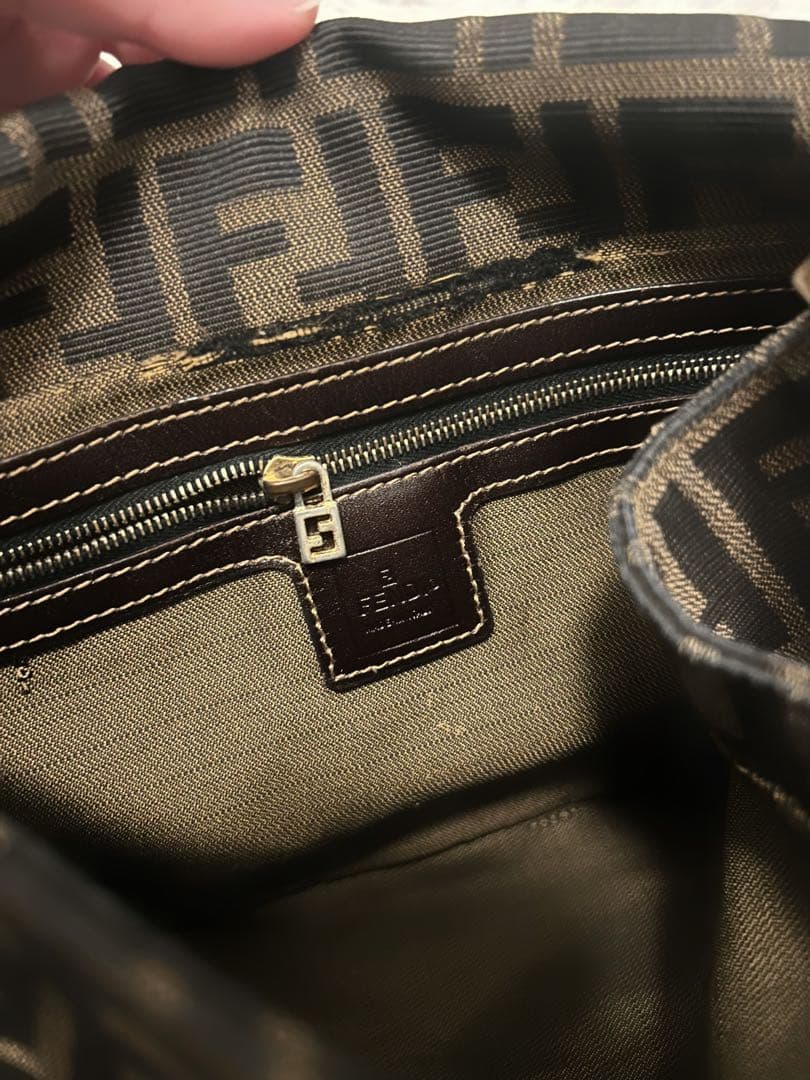 FENDI フェンディ マンマバケット ズッカ柄 ワンショルダーバッグ