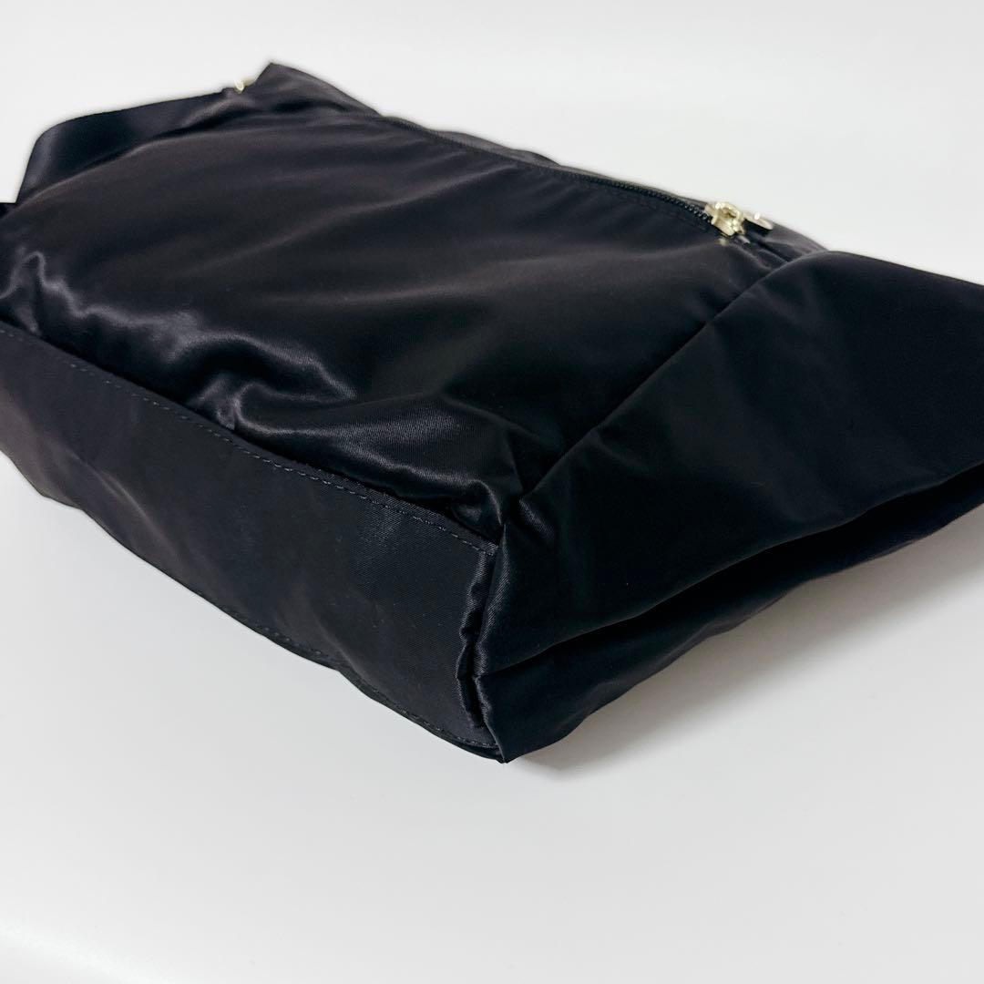 【人気商品】russet スリングバッグ　ナイロン　ブラック　ボディバッグ