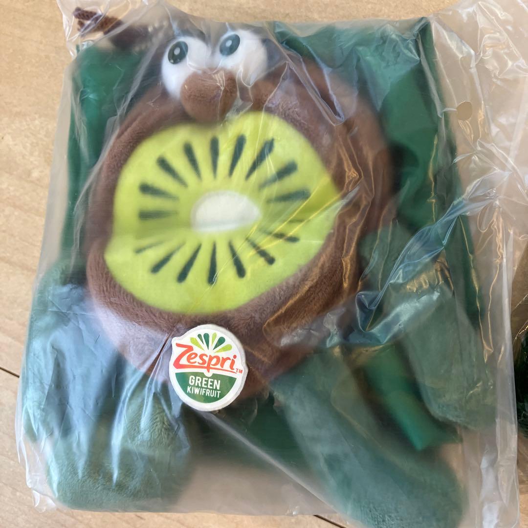 Zespri キウイブラザーズ大当レッド１つ　In Redエコバッグ付録２つ