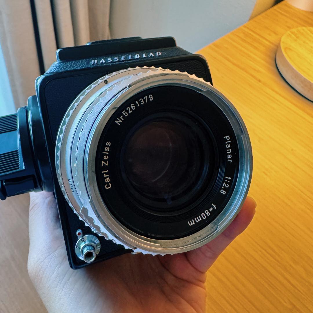 フィルムカメラ Hasselblad 500C/M + Carl Zeiss 80mm 2.8