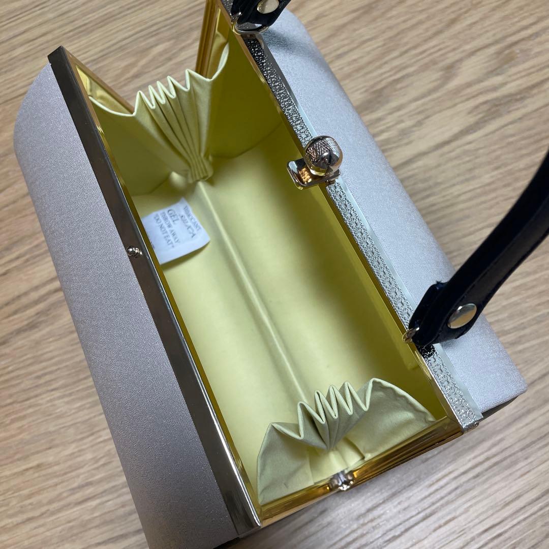 新品未使用　草履バッグセット　厚底　3枚芯 黒ゴールド　フリーサイズ　振袖