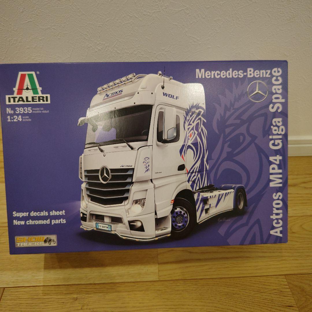 イタレリ1/24 メルセデスベンツ アクトロス MP4 ギガスペース 3935
