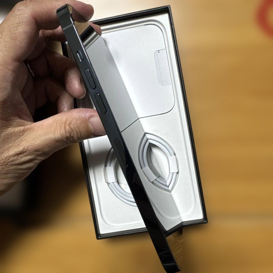 スマートフォン本体 iPhone12ProMax 512MB