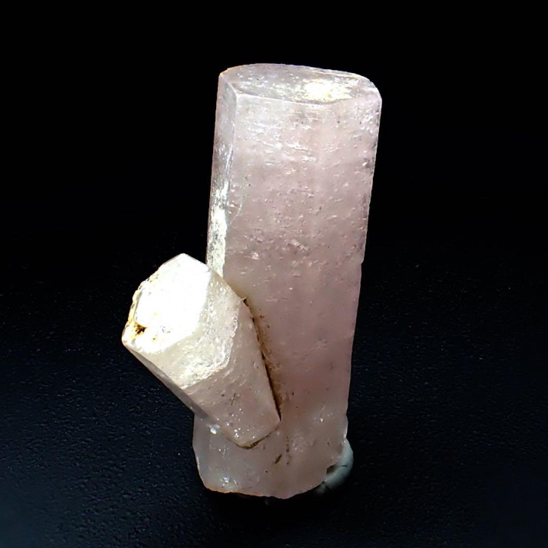 【アフガニスタン産】ピンクアパタイト(イエロー蛍光)